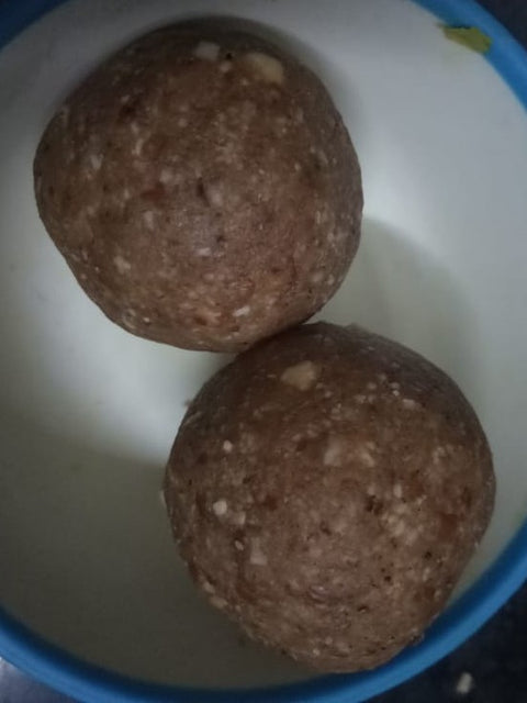 गूळ शेंगदाणे लाडू/Gul Shengdana ladoo